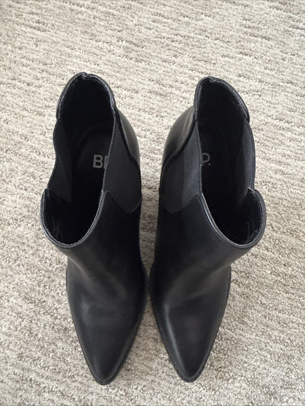BP Women Black Leather Pointed Toe Ankle Boots Size 9 EUC